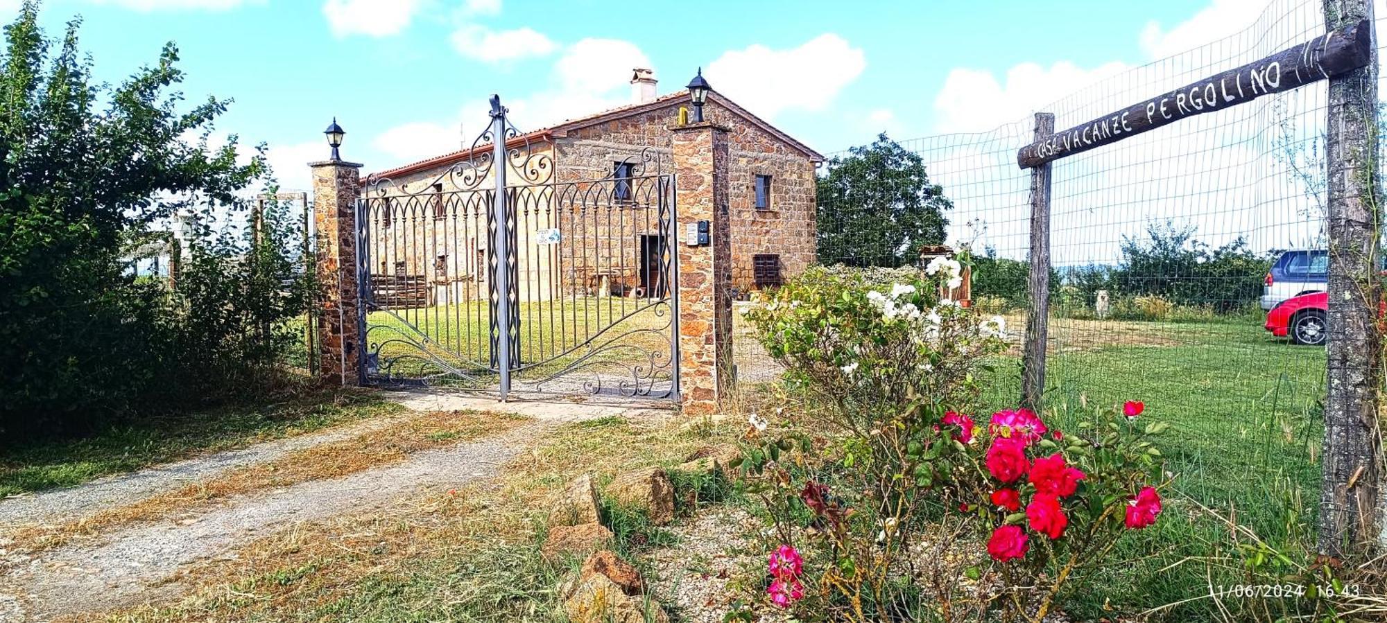 Casavacanze Pergolino del XVIII secolo immersa nel verde Acquapendente Esterno foto